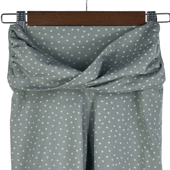 Nike WOMENS POLKA‎ DOT DRI-FIT YOGA TWIST LEGGINGS - Picture 1 of 11